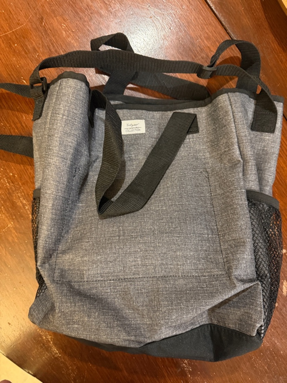 31 signature collection - Multi-Pocket Carry Bag